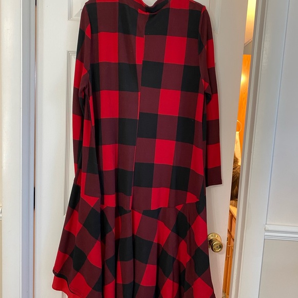 Red & black Buffalo check long sleeve, hi-low cardigan, 2XL, never worn - Picture 2 of 6